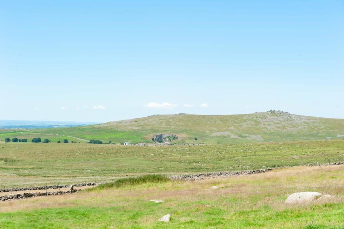 Dartmoor Barn On North Hessary Tor Villa Yelverton Exteriör bild